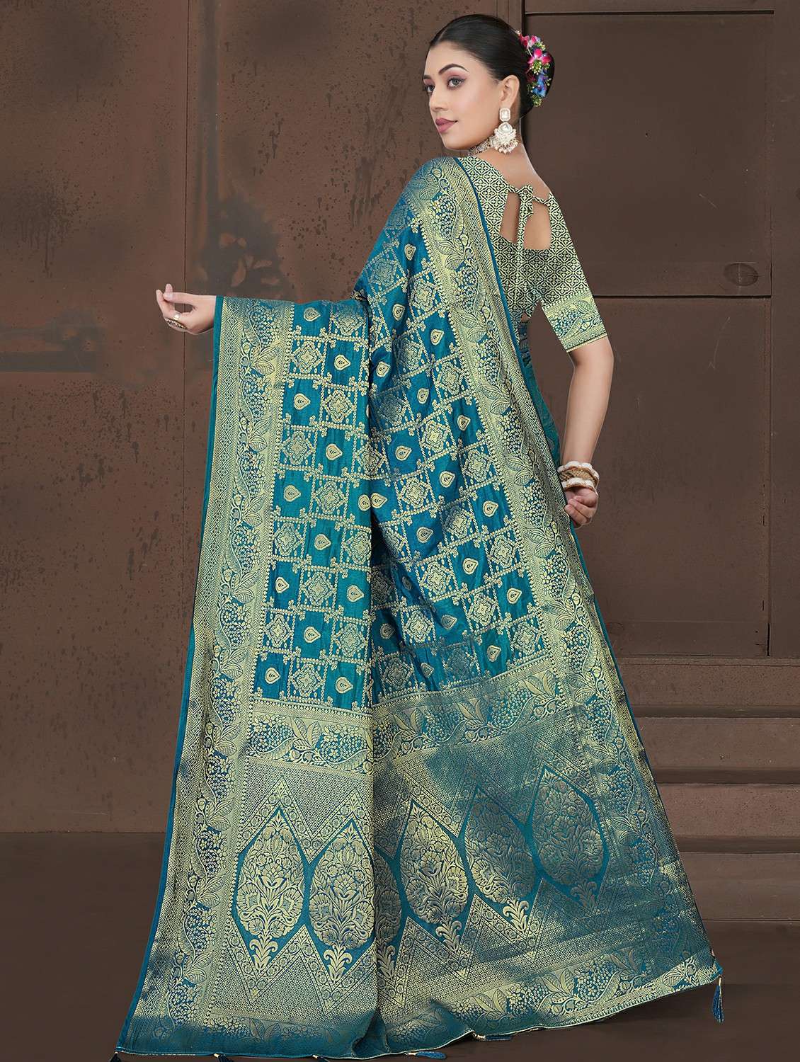 women self design banarasi saree with blouse - 22292576 -  Standard Image - 3