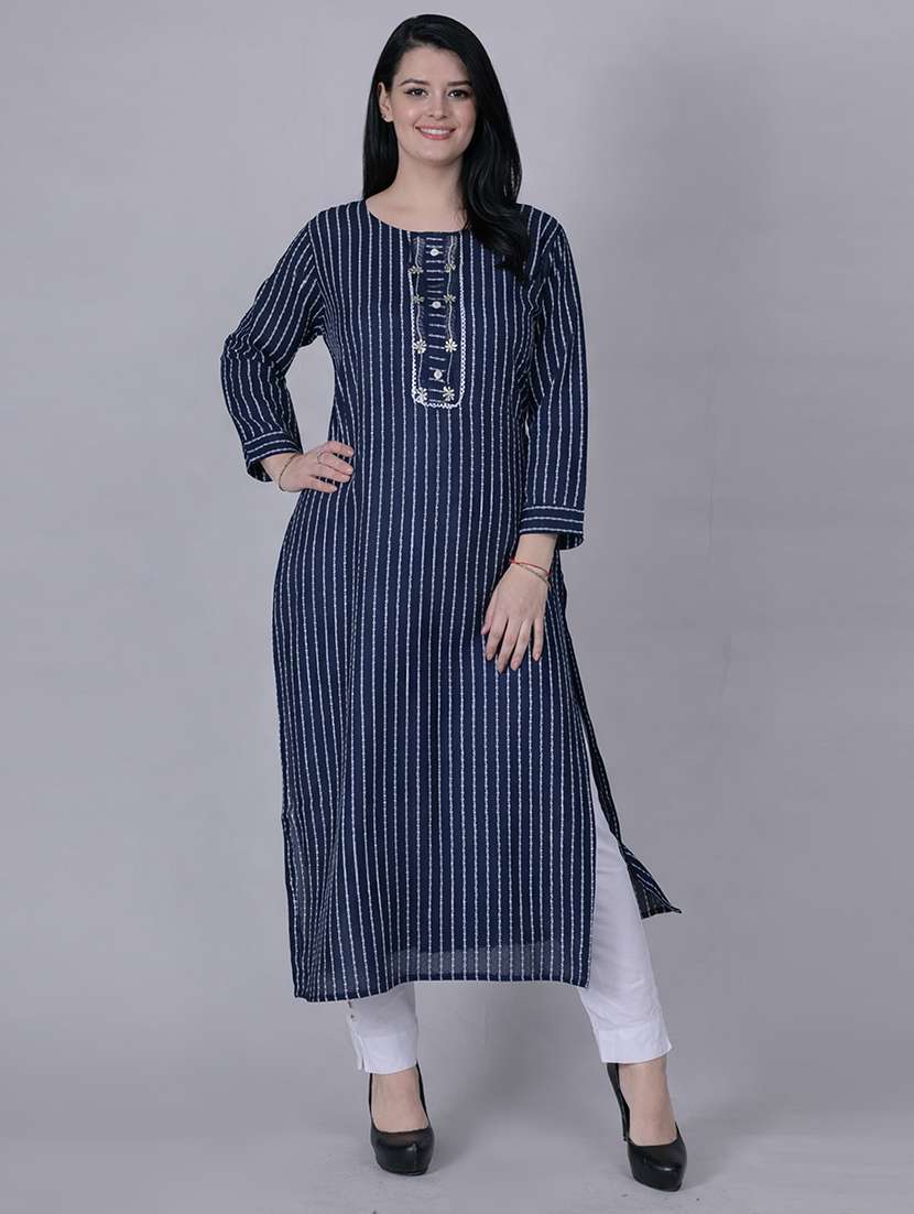 women self design three quarter sleeve straight kurta