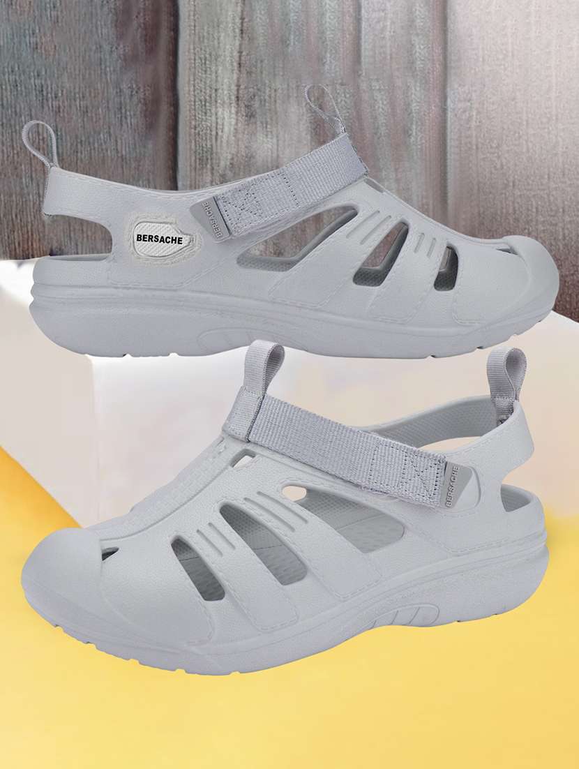 men solid slip on clog