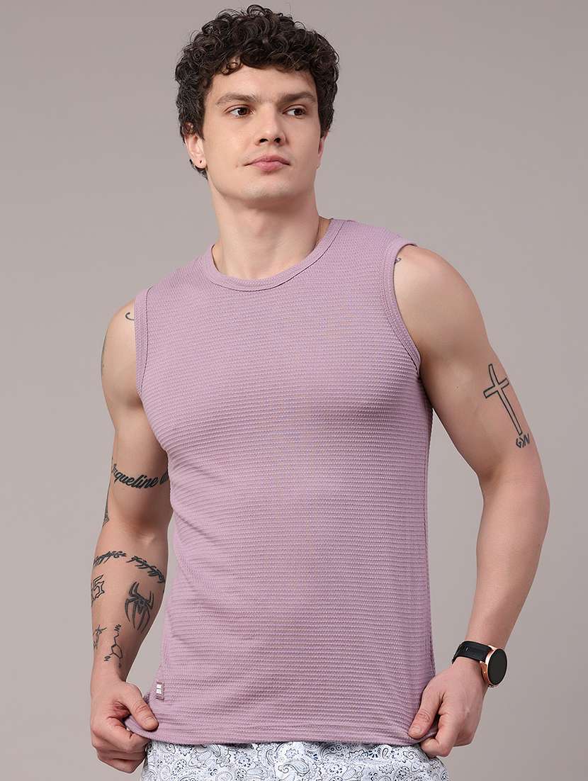 men textured sleeveless slim fit t-shirt