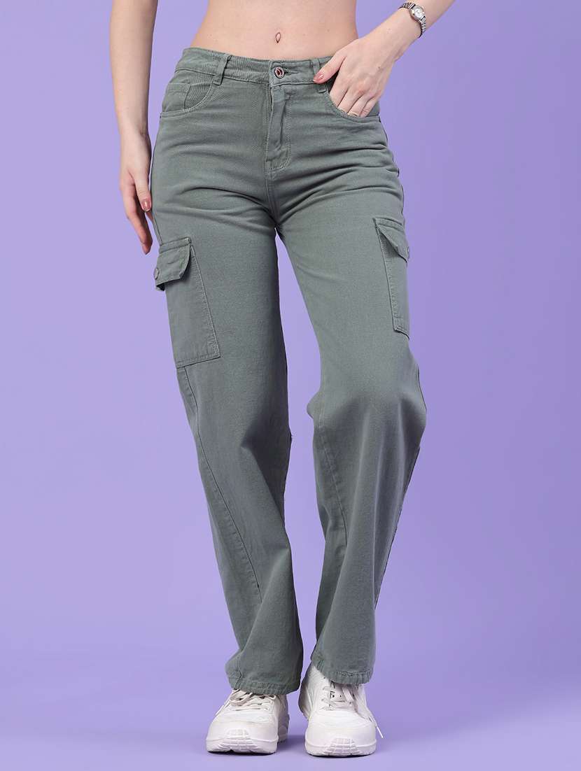 women solid mid rise regular fit cargo pant