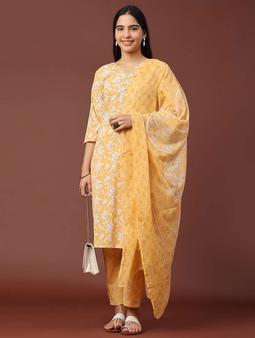 women printed three quarter sleeve kurta pant with dupatta set