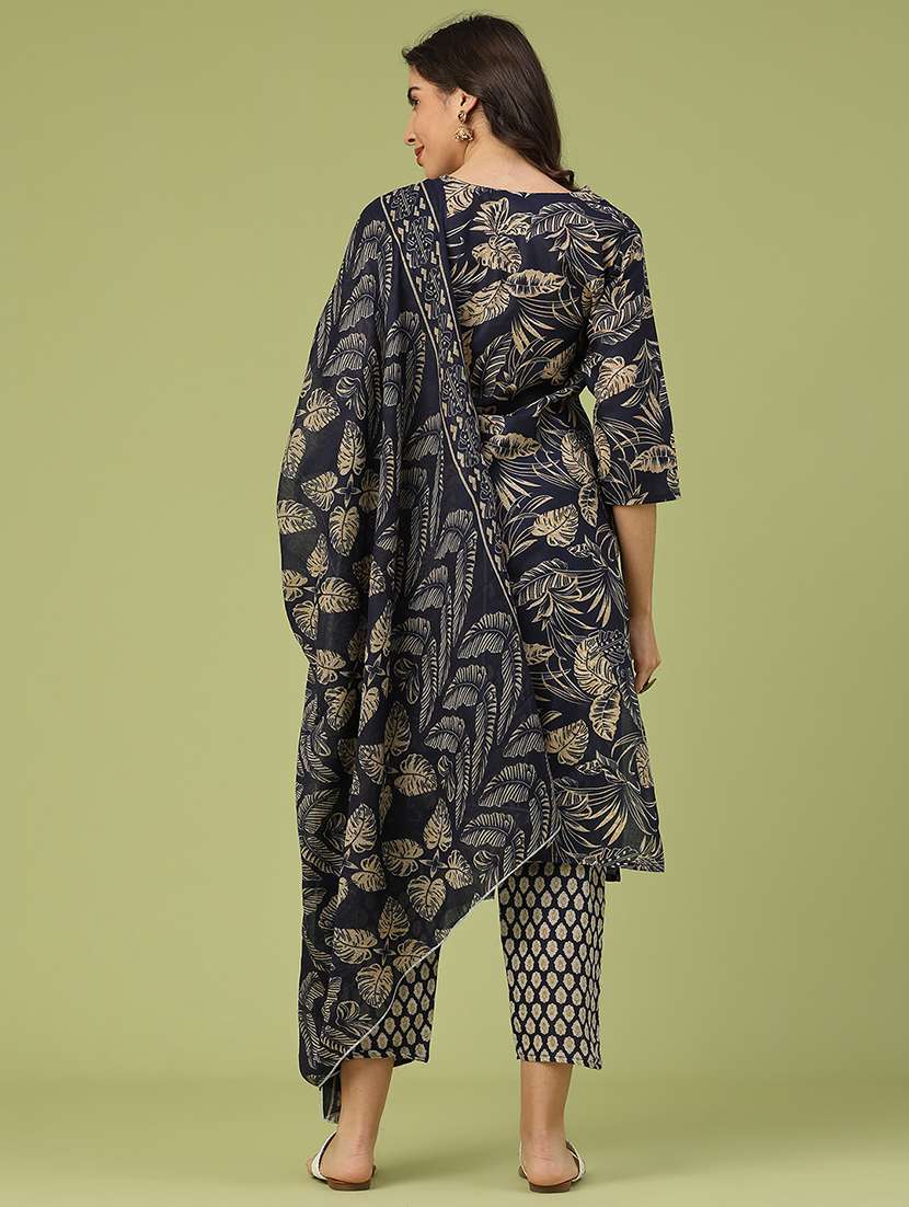 women printed three quarter sleeve kurta pant with dupatta set - 22294161 -  Standard Image - 3