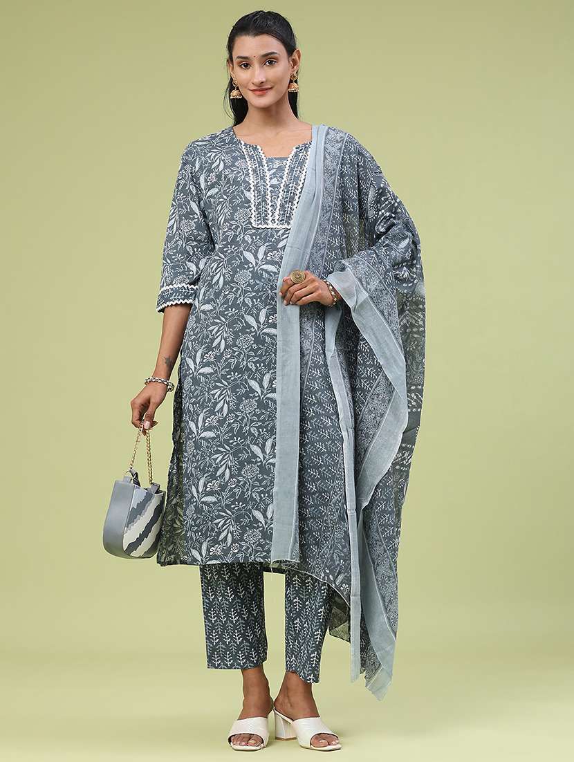 women printed three quarter sleeve kurta pant with dupatta set