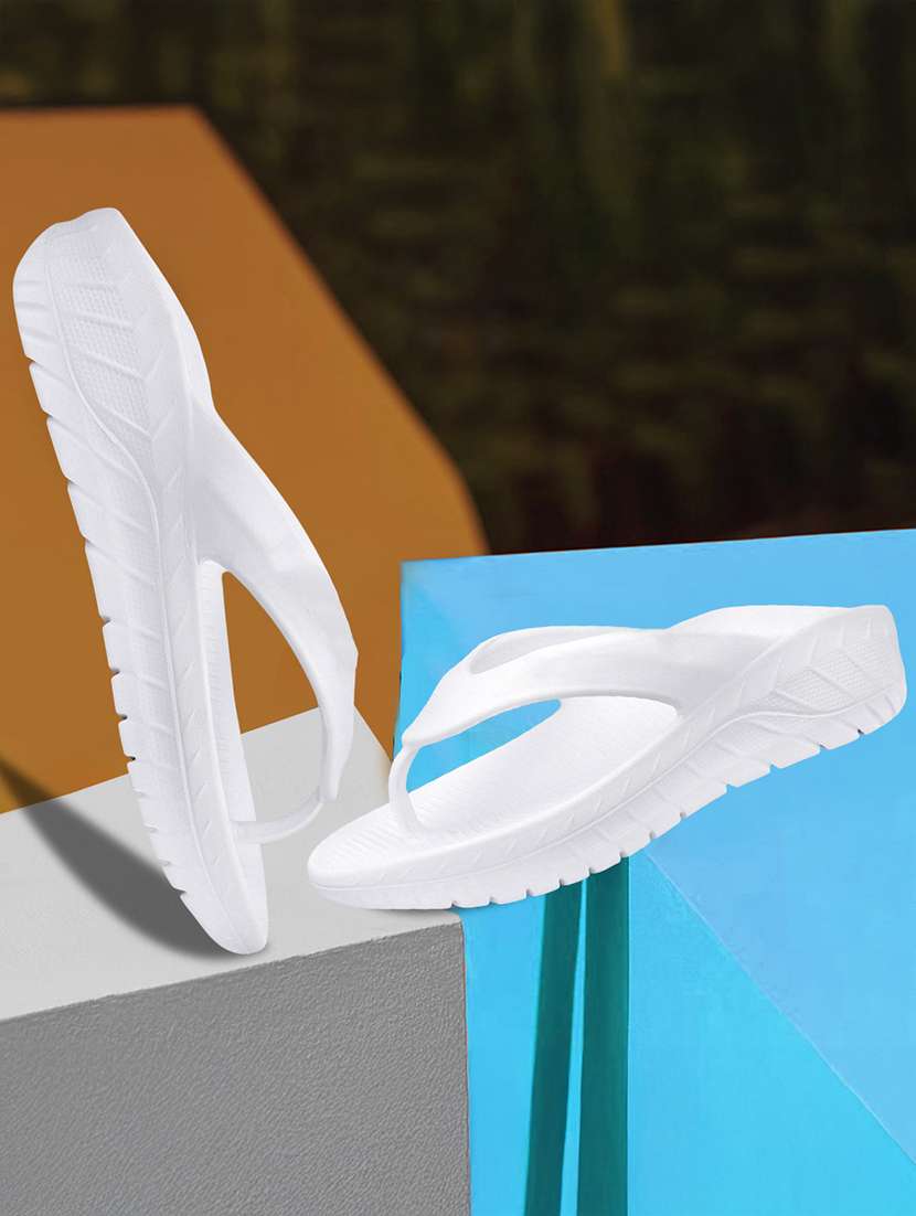 men solid toe seperator slipper