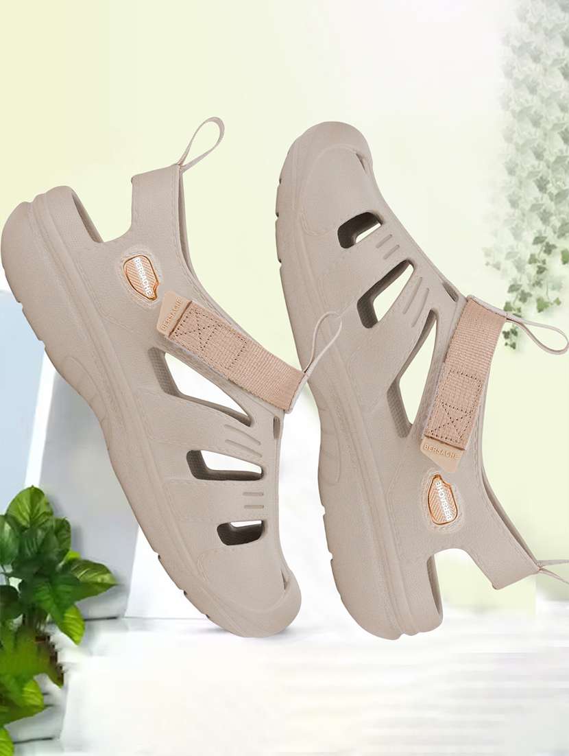 men solid slip on clog