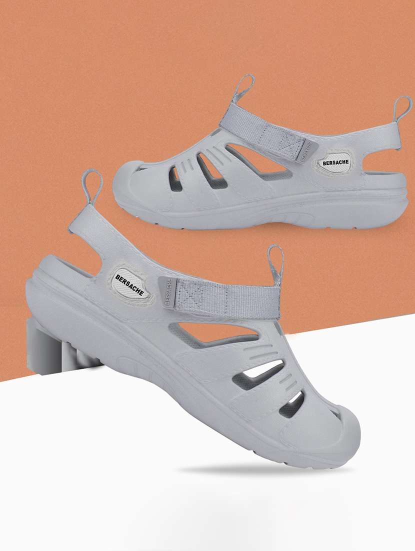 men solid slip on clog