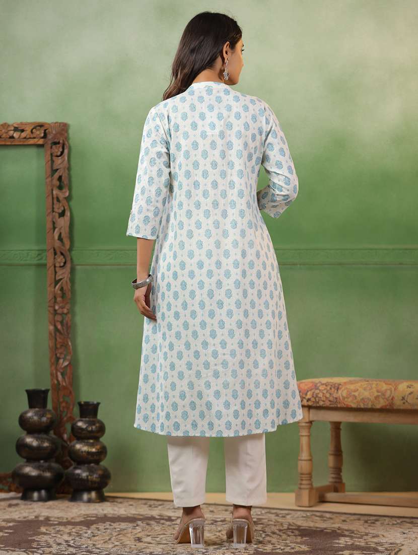 Women Floral Three Quarter Sleeve Kurta Pant Set - 22294990 -  Standard Image - 3