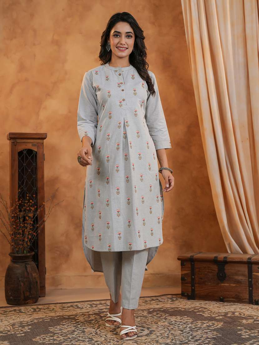 women printed three quarter sleeve kurta pant set