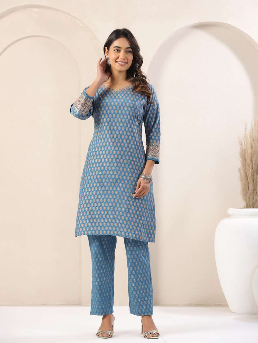 women printed three quarter sleeve kurta pant set