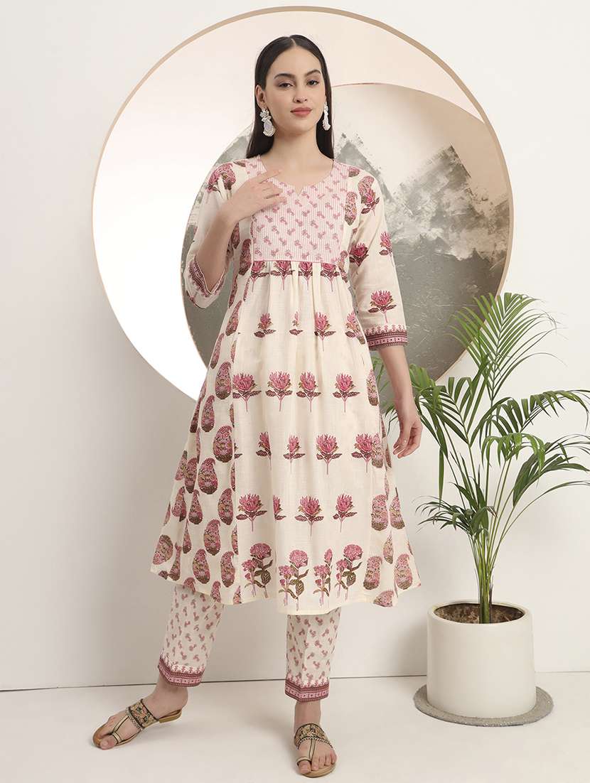 women printed three quarter sleeve kurta pant set
