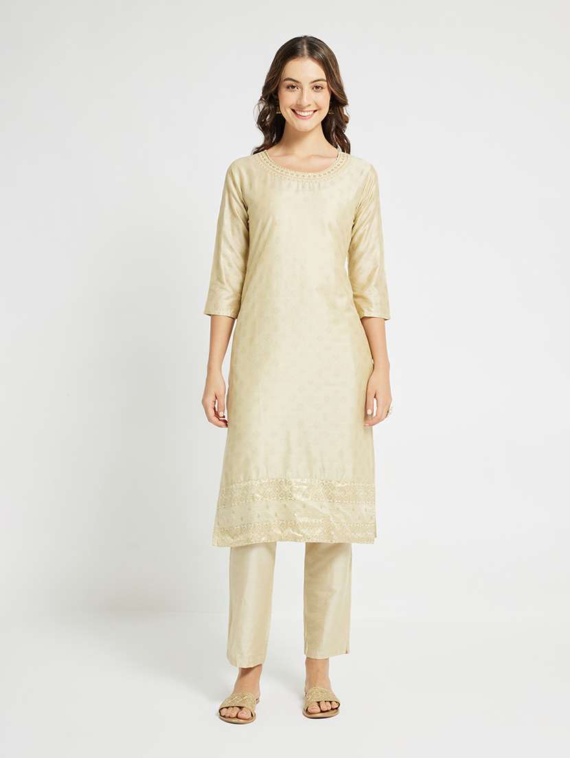 women printed three quarter sleeve straight kurta
