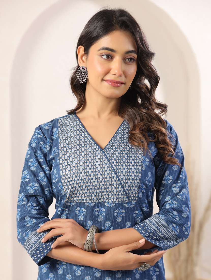women printed three quarter sleeve straight kurta - 22295160 -  Standard Image - 5