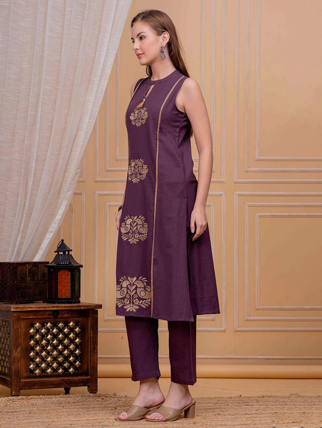 women printed sleeveless kurta pant set - 22295834 -  Standard Image - 3