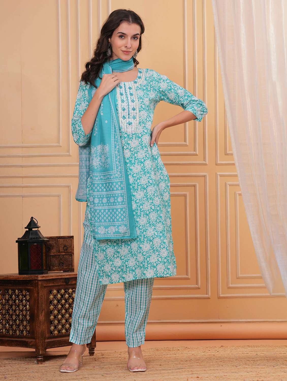 Women Floral Round Neck Kurta Pant With Dupatta Set - 22295844 -  Standard Image - 3
