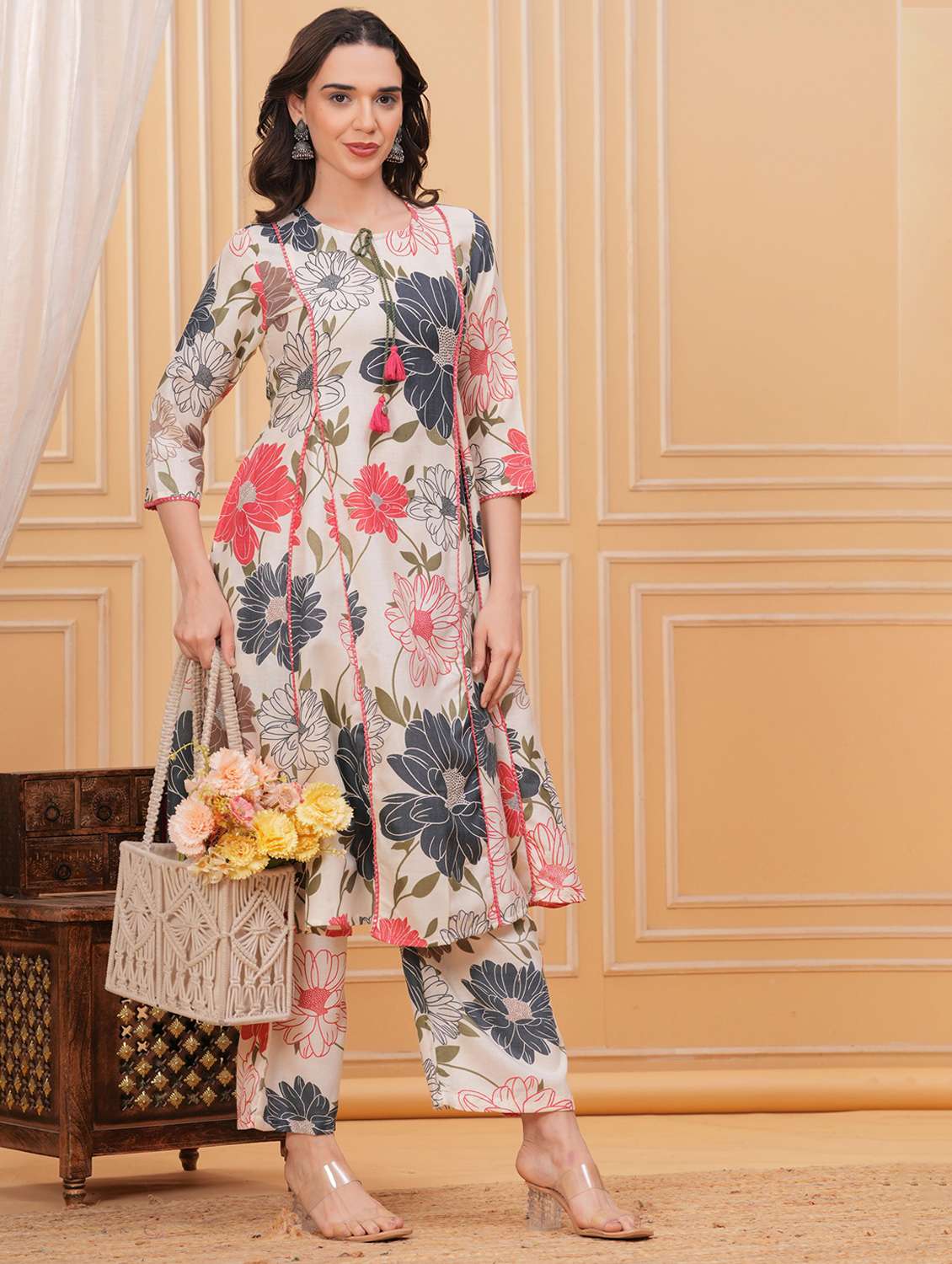women floral tie up neck kurta pant set