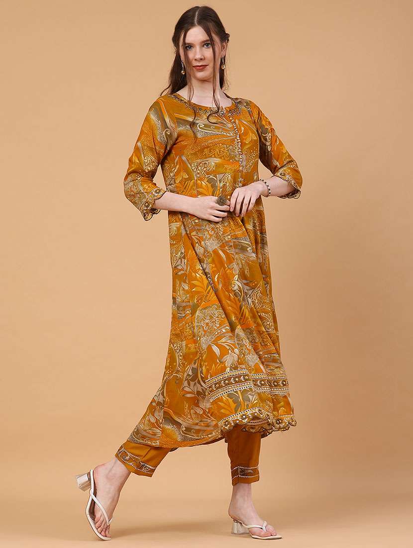 women floral three quarter sleeve kurta pant with dupatta set - 22296189 -  Standard Image - 3
