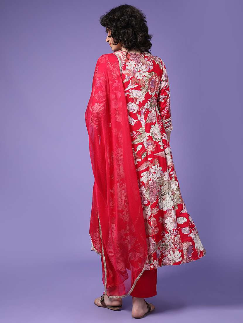 women floral three quarter sleeve kurta pant with dupatta set - 22296191 -  Standard Image - 3