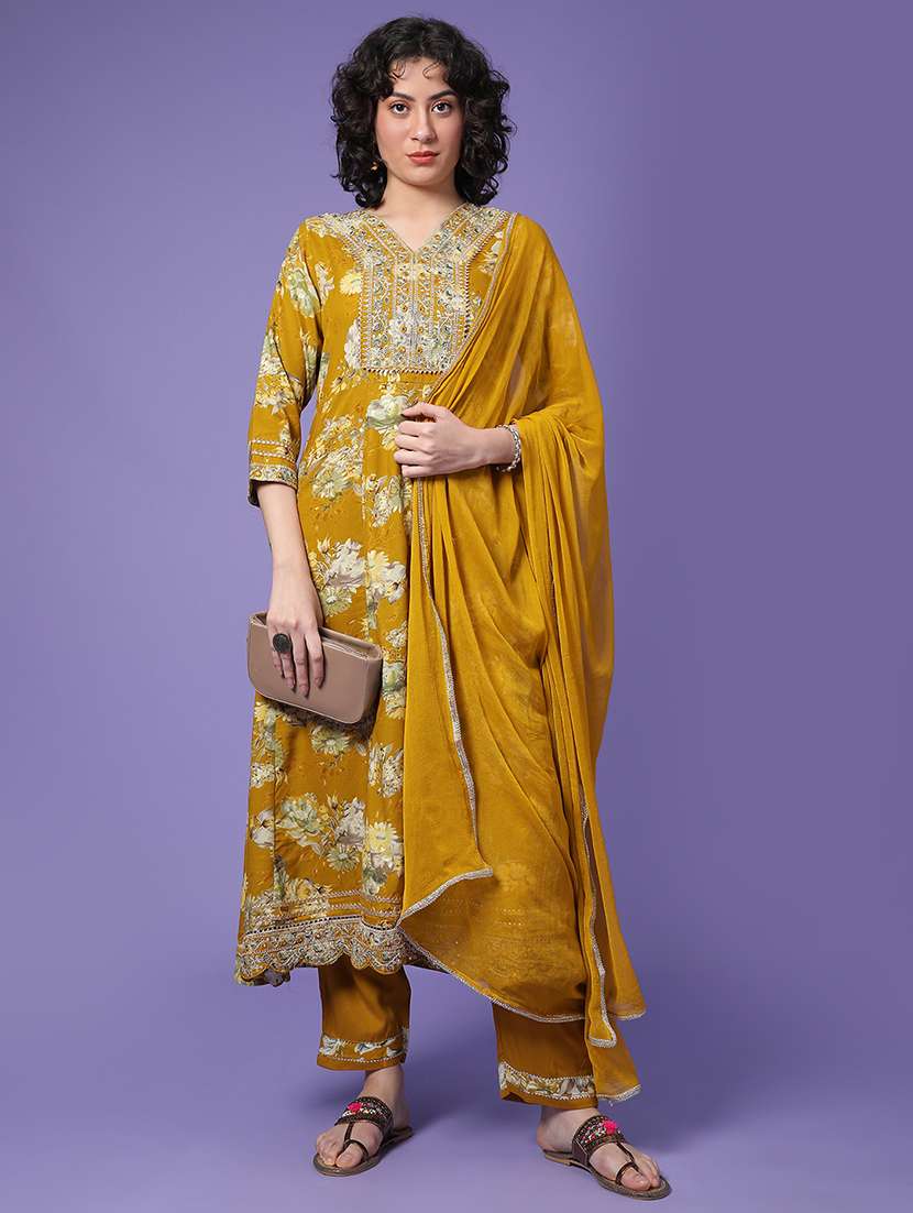 women floral three quarter sleeve kurta pant with dupatta set