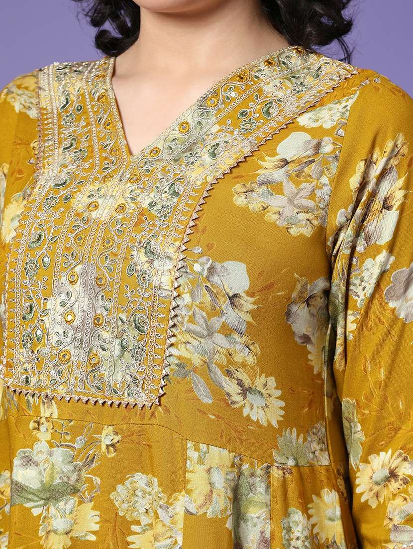 women floral three quarter sleeve kurta pant with dupatta set - 22296194 -  Standard Image - 5