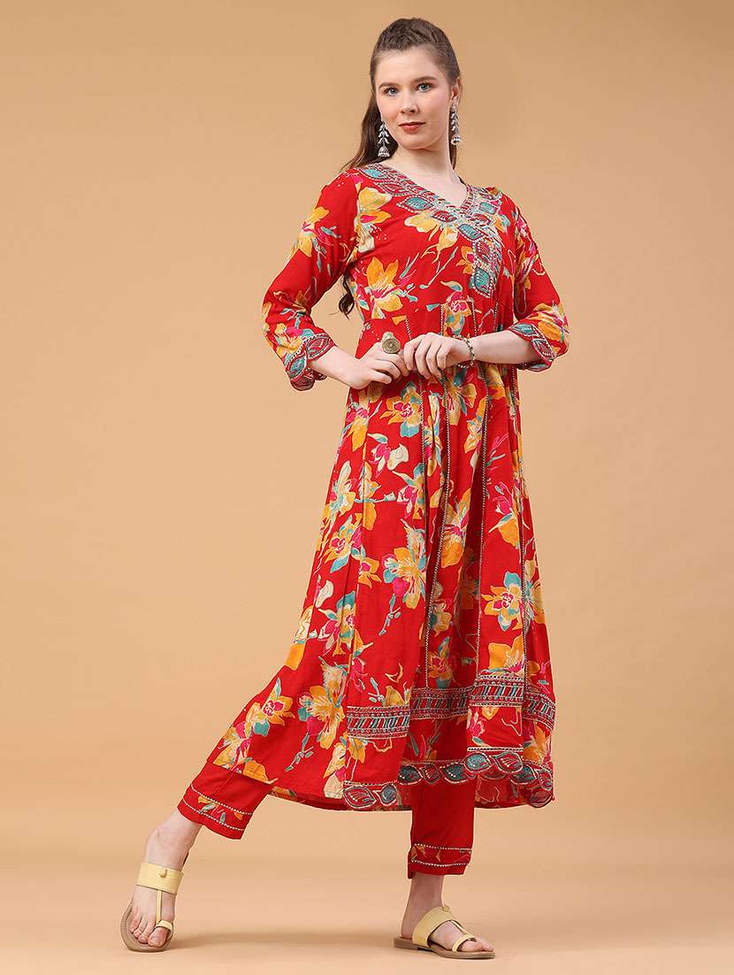 women floral three quarter sleeve kurta pant with dupatta set - 22296195 -  Standard Image - 3