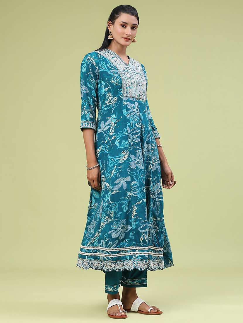 women floral three quarter sleeve kurta pant with dupatta set - 22296196 -  Standard Image - 3