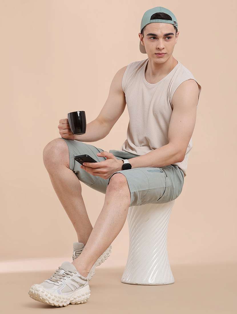 men solid mid rise three fourth cargo shorts - 22296957 -  Standard Image - 5