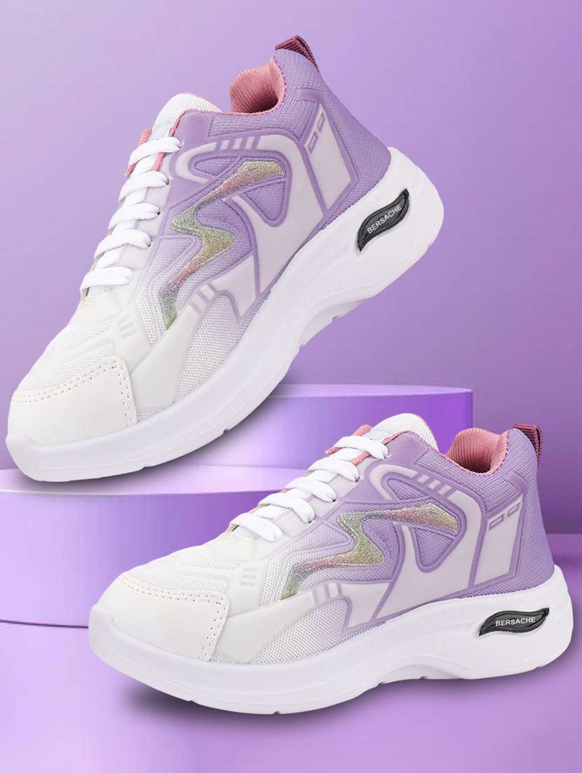 women lace-up sports shoe