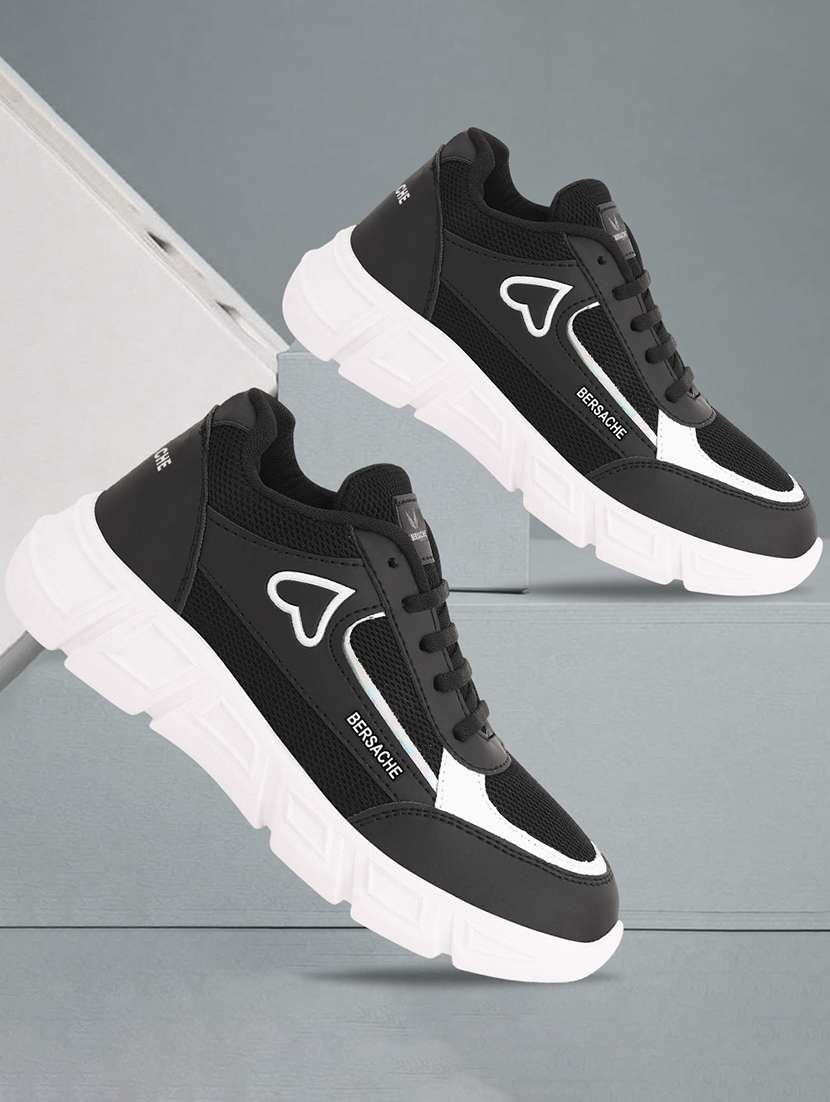 women lace-up sneaker