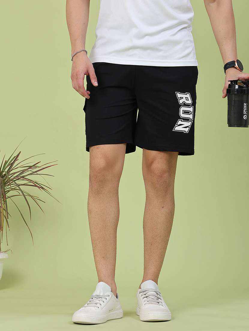 men typographic mid rise regular fit sports shorts