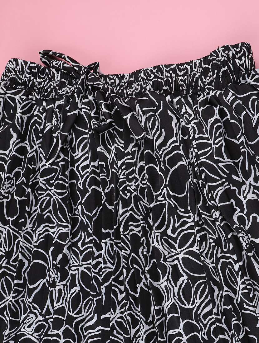 black satin flared skirt - 22298084 -  Standard Image - 3