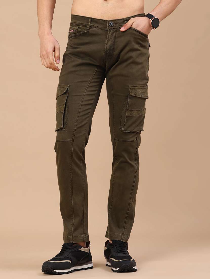 men solid mid rise regular fit cargo 