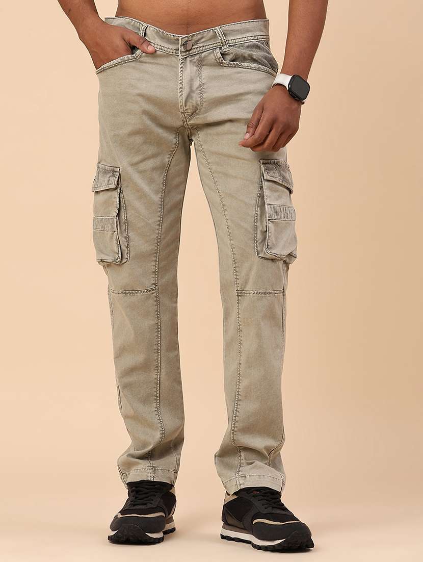 men solid mid rise regular fit cargo 
