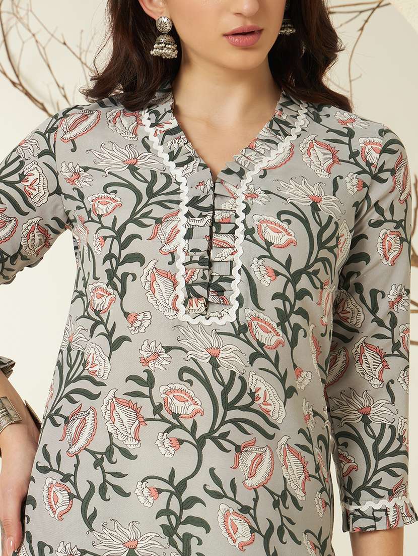 women floral three quarter sleeve straight kurta - 22298375 -  Standard Image - 5