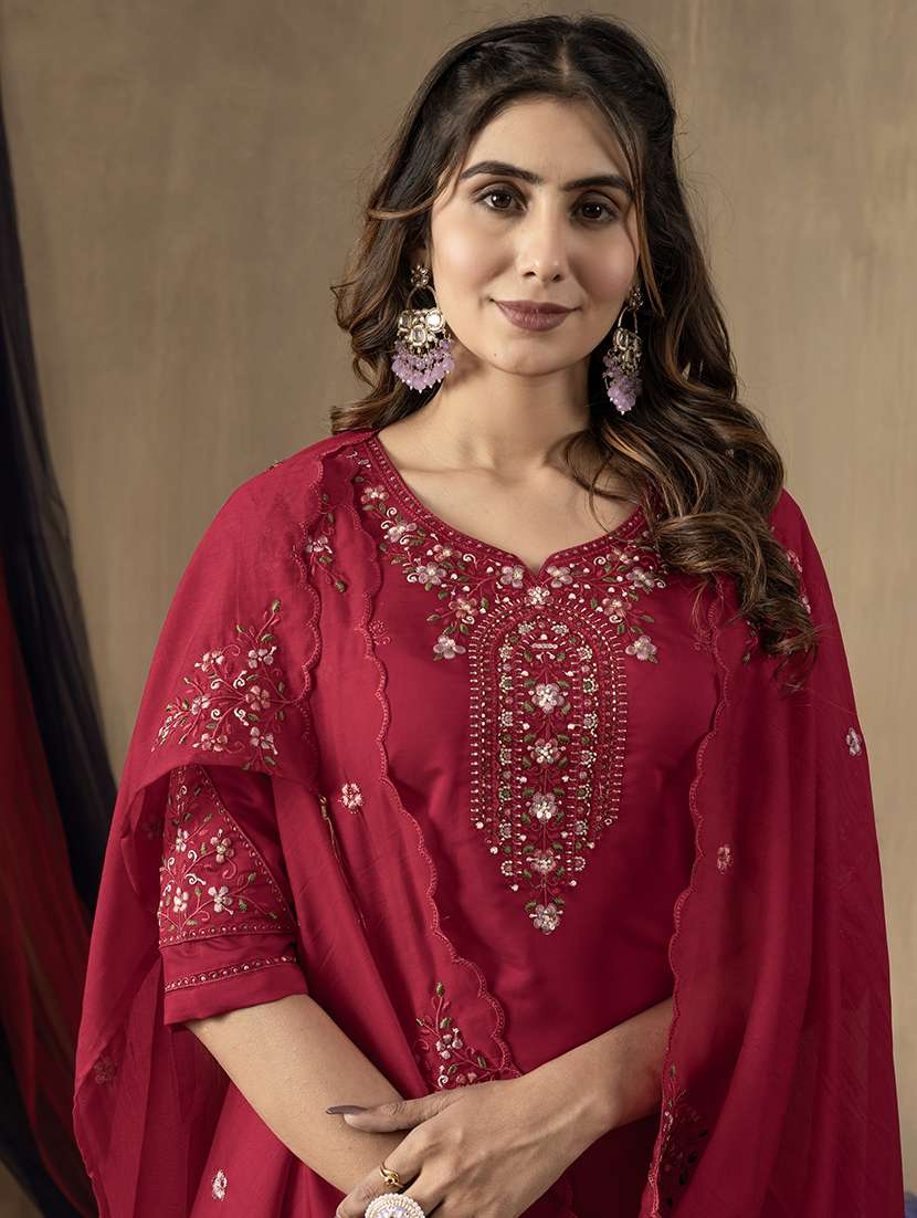 women solid with work three quarter sleeve kurta pant with dupatta set - 22298470 -  Standard Image - 3