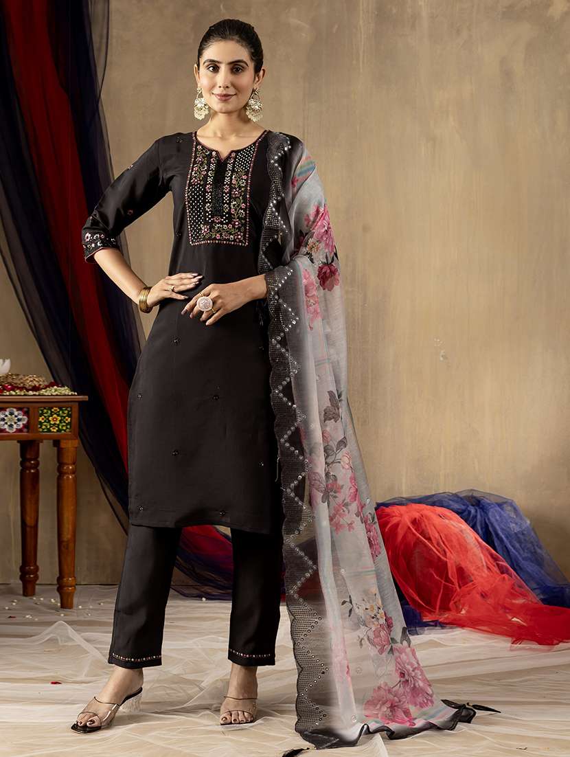 women solid with work three quarter sleeve kurta pant with dupatta set