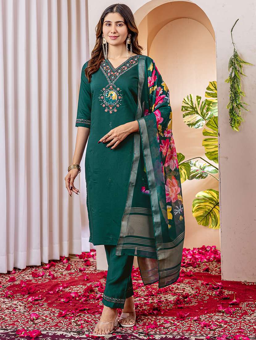 women solid with work three quarter sleeve kurta pant with dupatta set