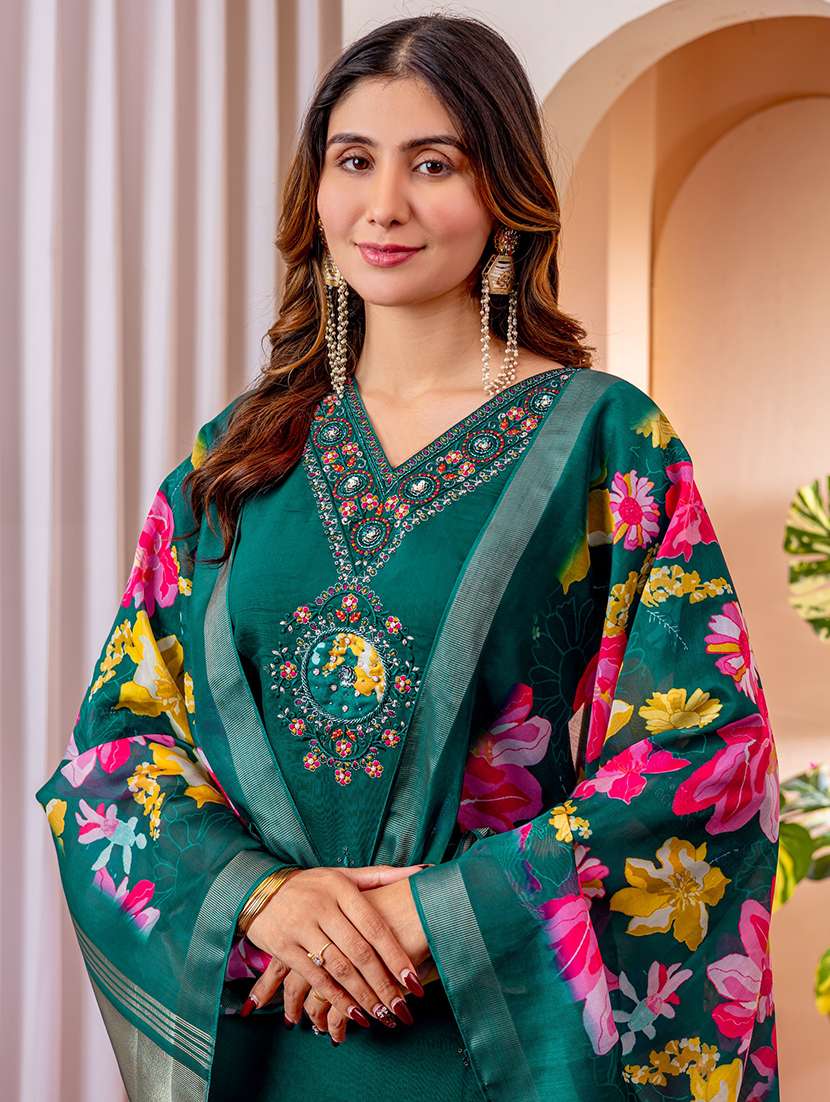 women solid with work three quarter sleeve kurta pant with dupatta set - 22298488 -  Standard Image - 3