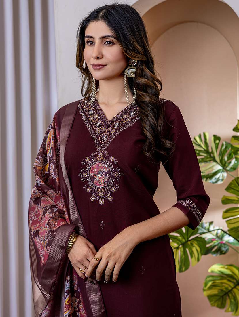 women solid with work three quarter sleeve kurta pant with dupatta set - 22298490 -  Standard Image - 3