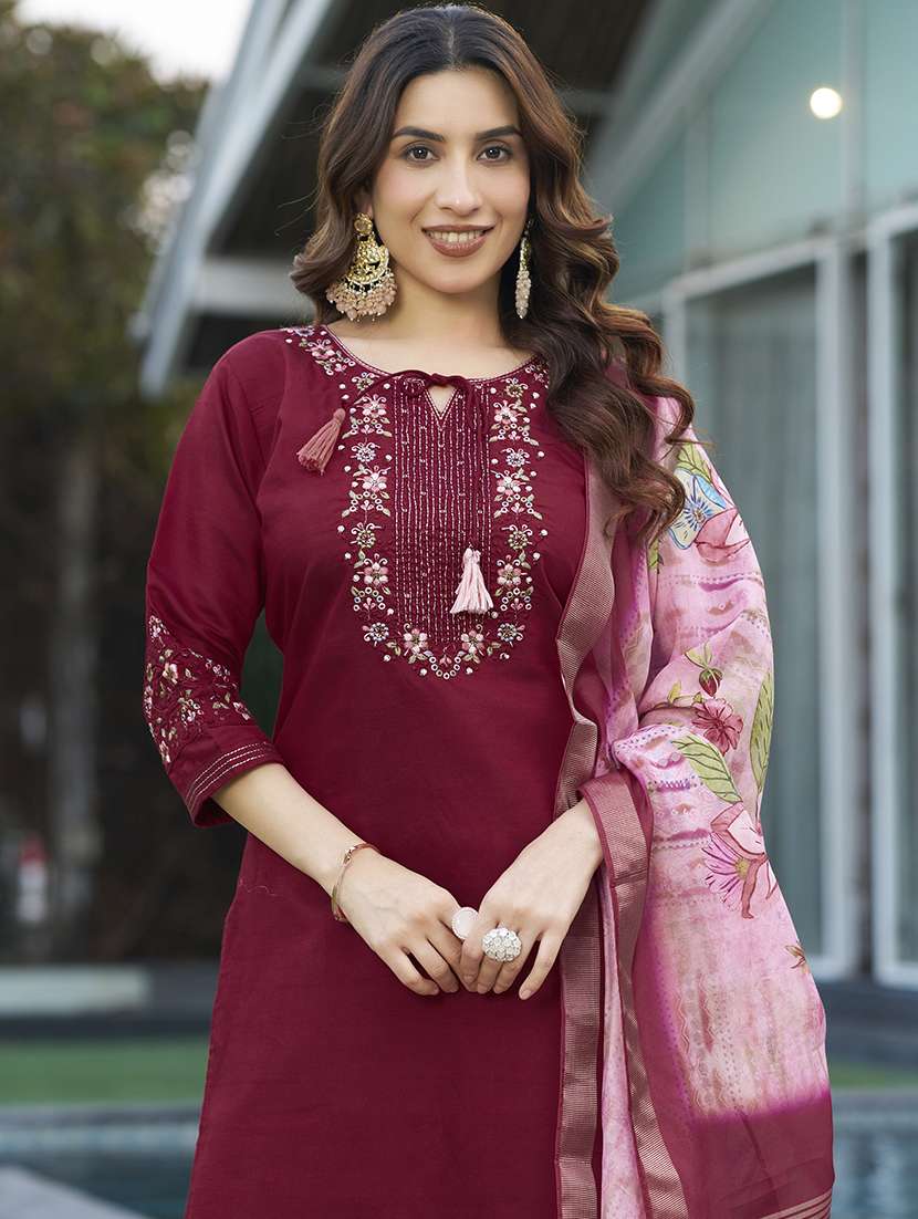 women solid with work three quarter sleeve kurta pant with dupatta set - 22298491 -  Standard Image - 3