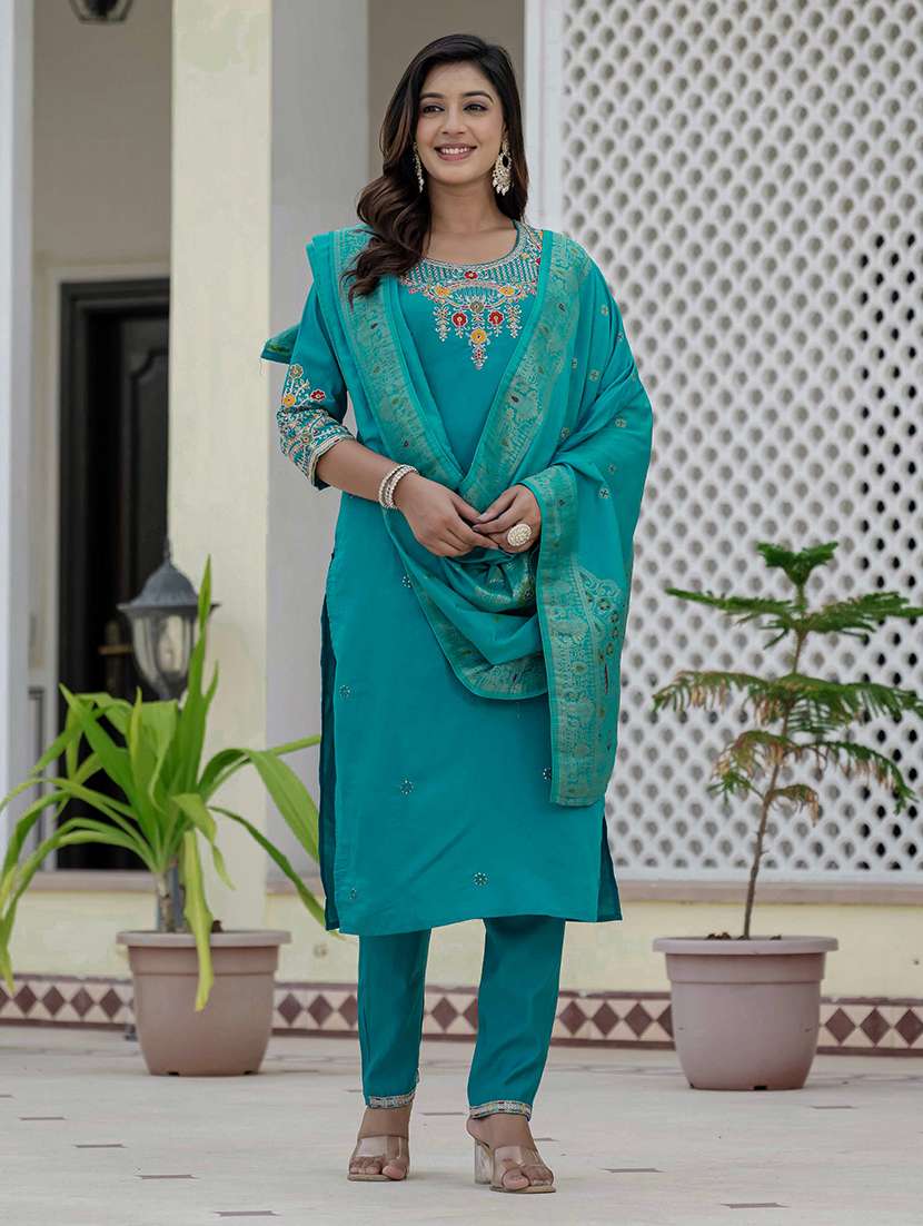 women solid with work three quarter sleeve kurta pant with dupatta set