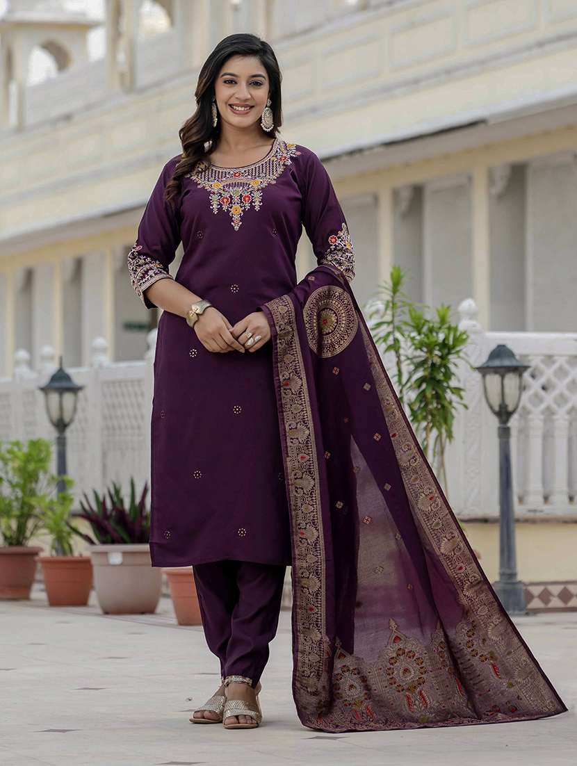 women solid with work three quarter sleeve kurta pant with dupatta set