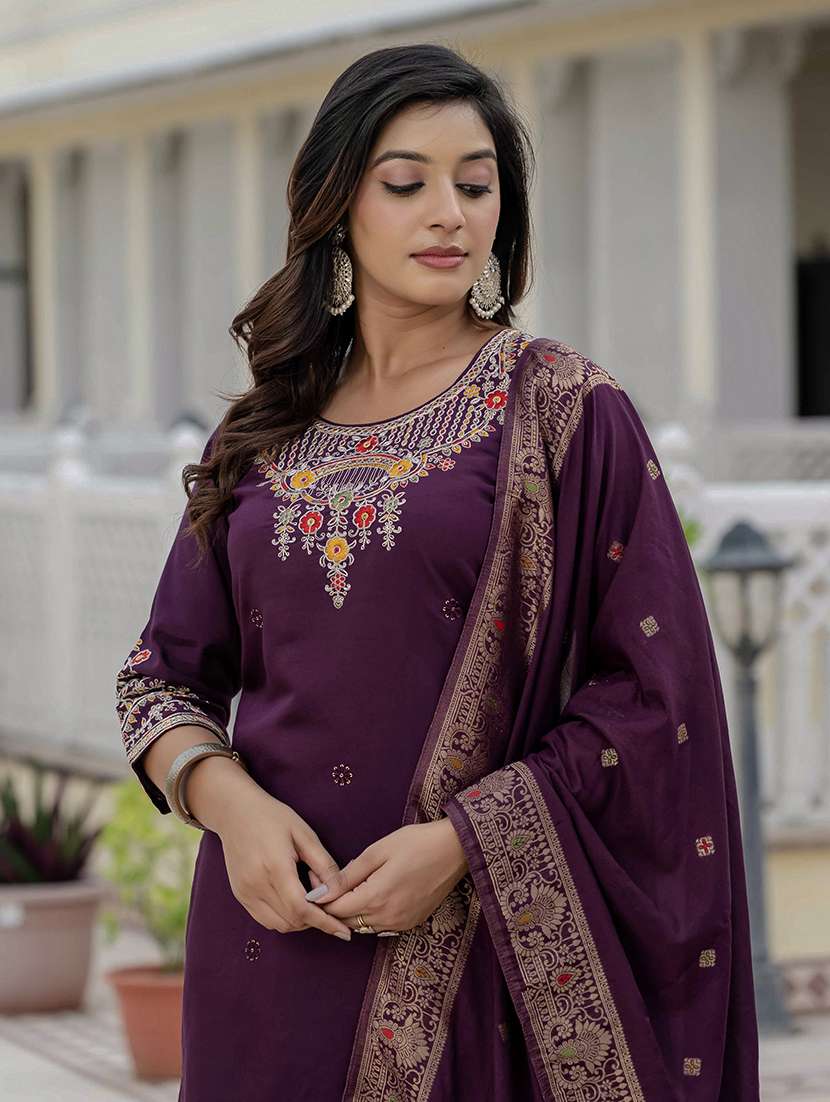 women solid with work three quarter sleeve kurta pant with dupatta set - 22298501 -  Standard Image - 3