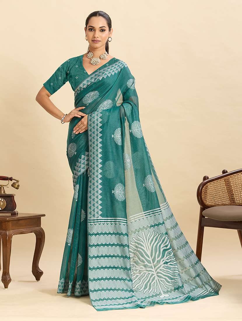 women self design bordered saree with blouse
