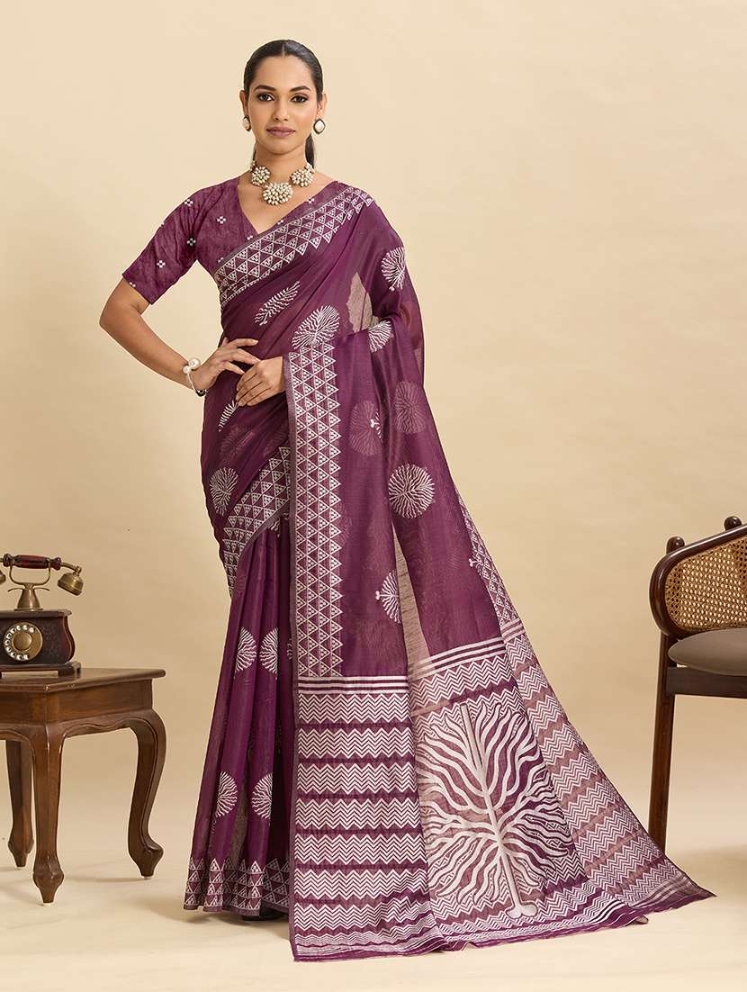 women self design bordered saree with blouse
