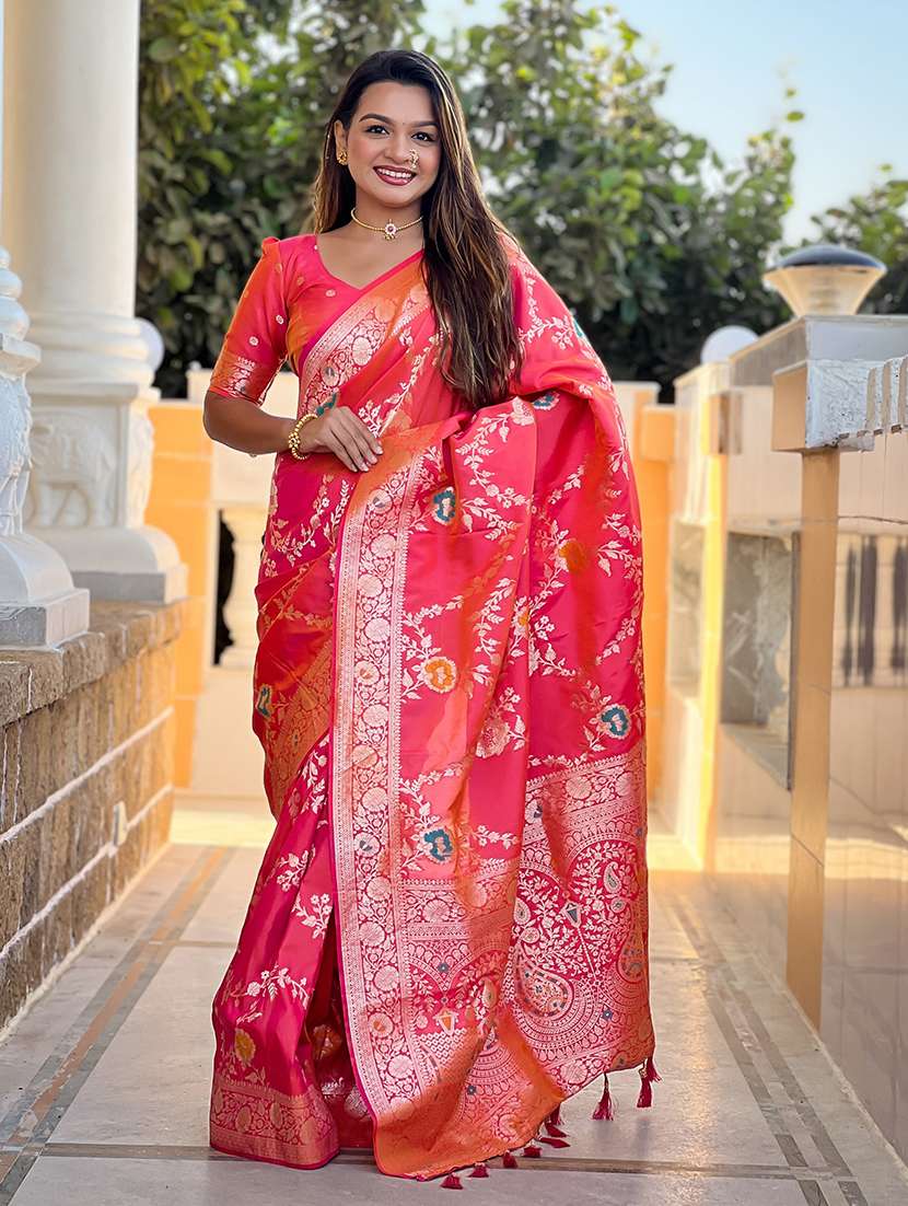 women self design banarasi saree with blouse