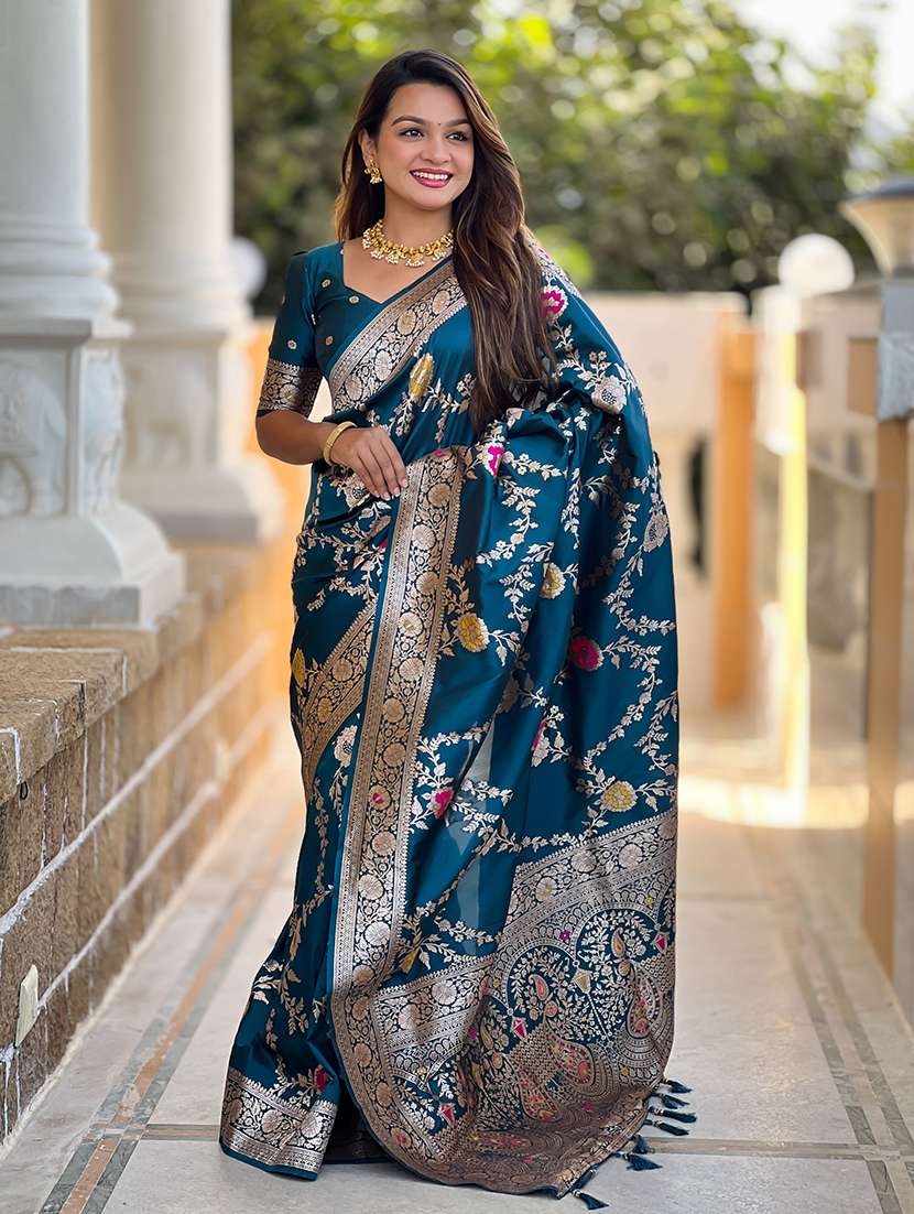 women self design banarasi saree with blouse