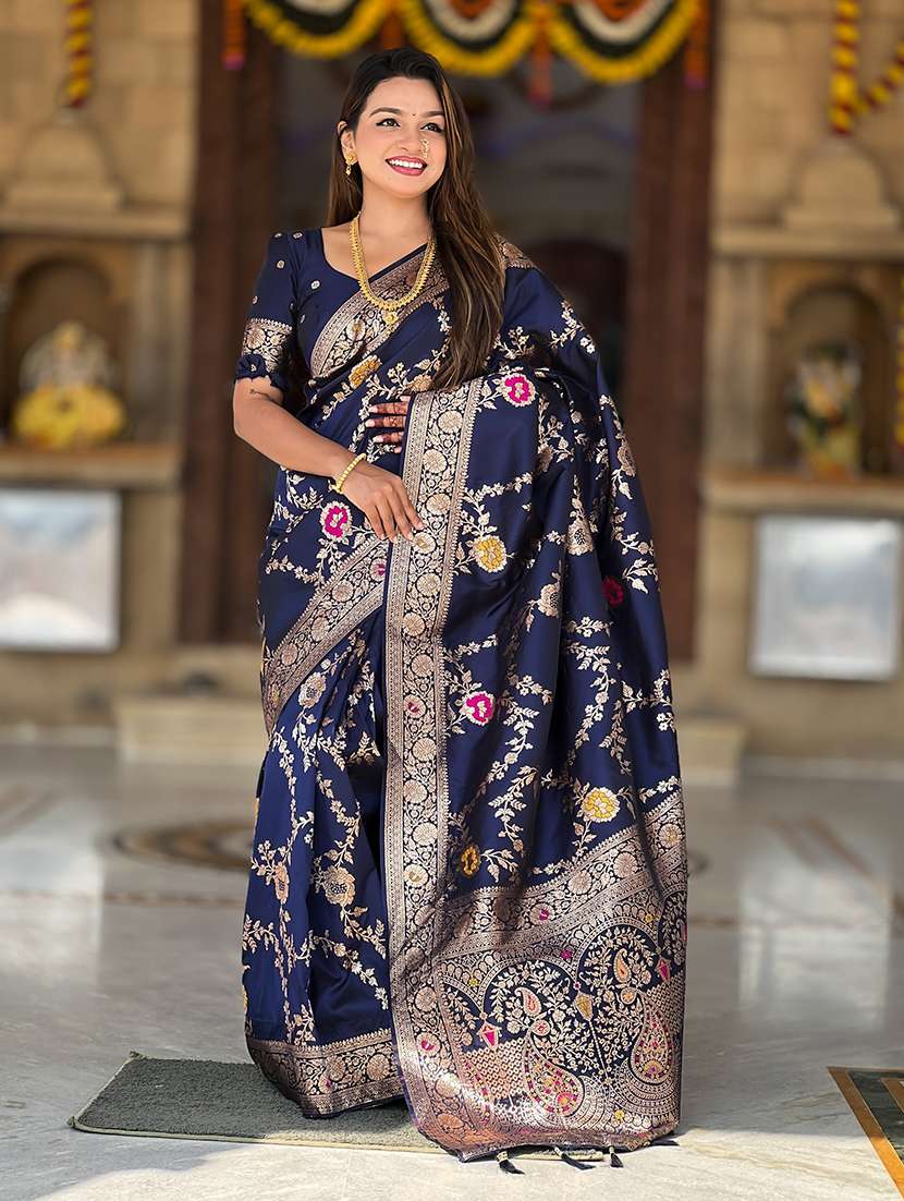 women self design banarasi saree with blouse