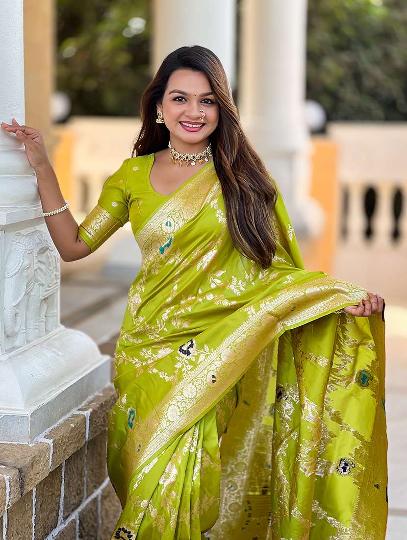 women self design banarasi saree with blouse - 22298796 -  Standard Image - 3