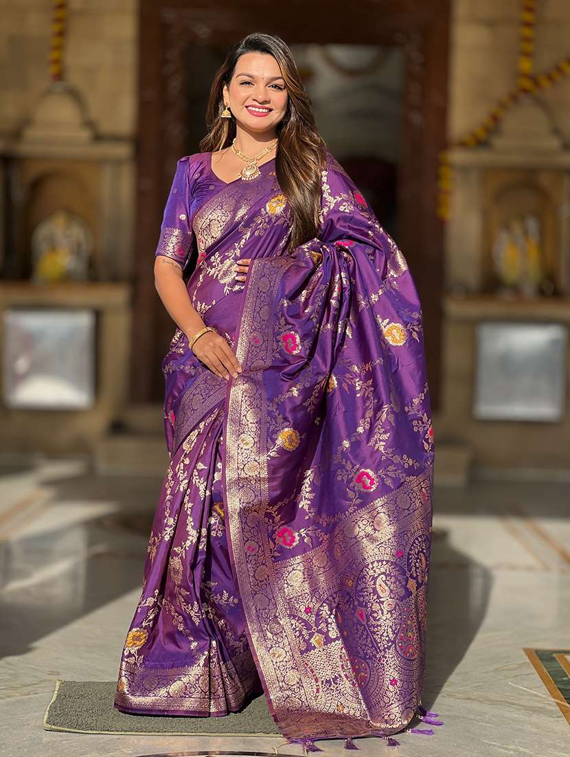 women self design banarasi saree with blouse